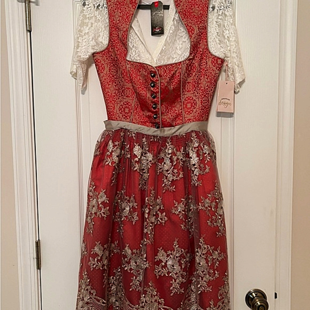 Red Bergfeuer Stockerpoint Dirndl - Picture 3 of 13